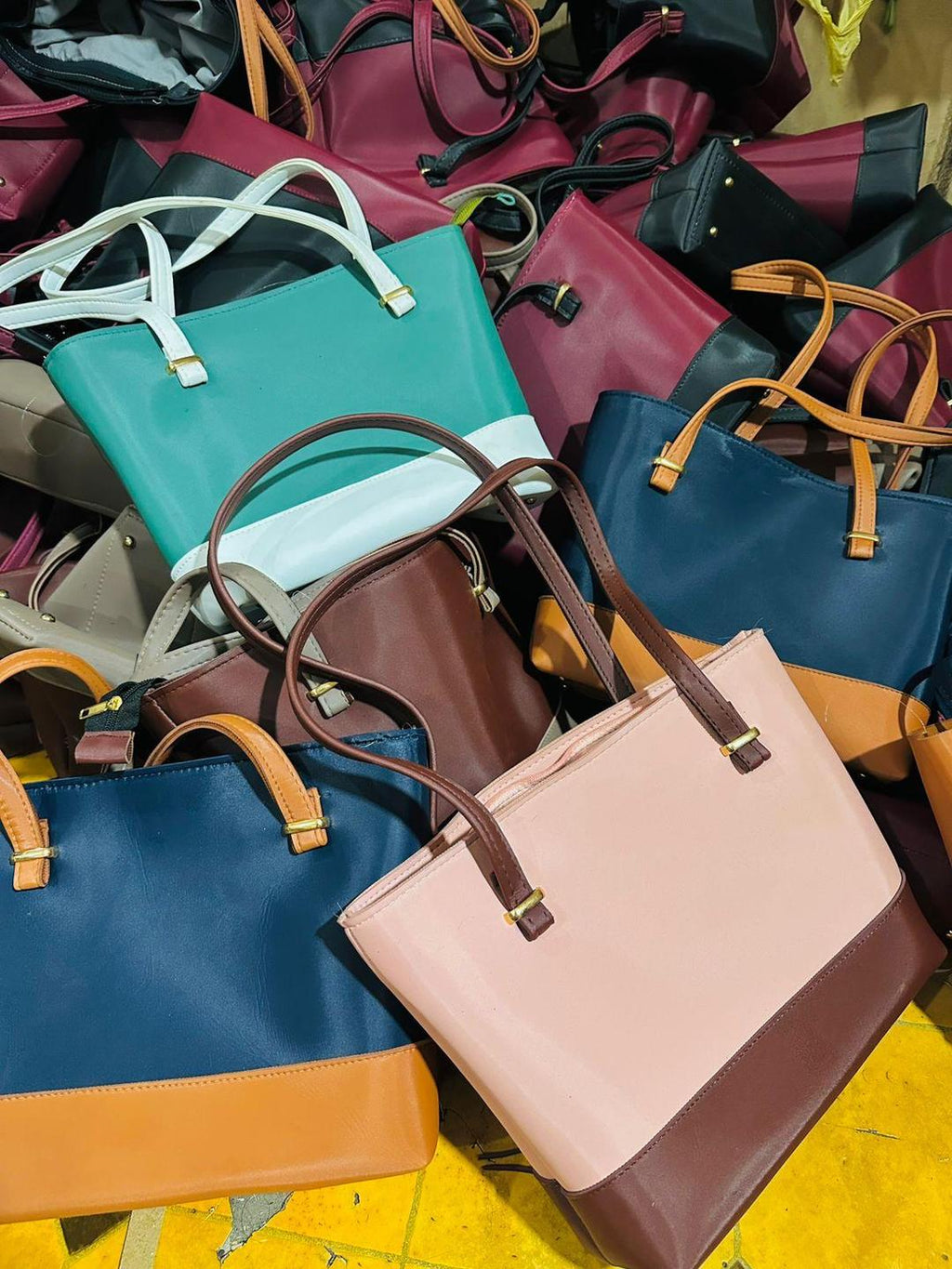 Women PU Leather 3-Piece Multicolor Handbag Set